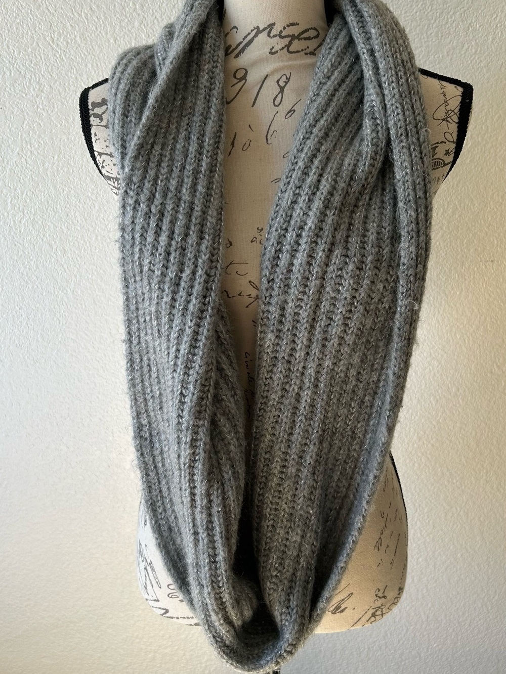LC Lauren Conrad Heather Gray Chunky Knit Infinity Scarf